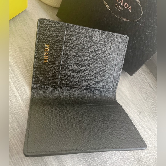 🖤Prada passport holder🖤 - Picture 5 of 12